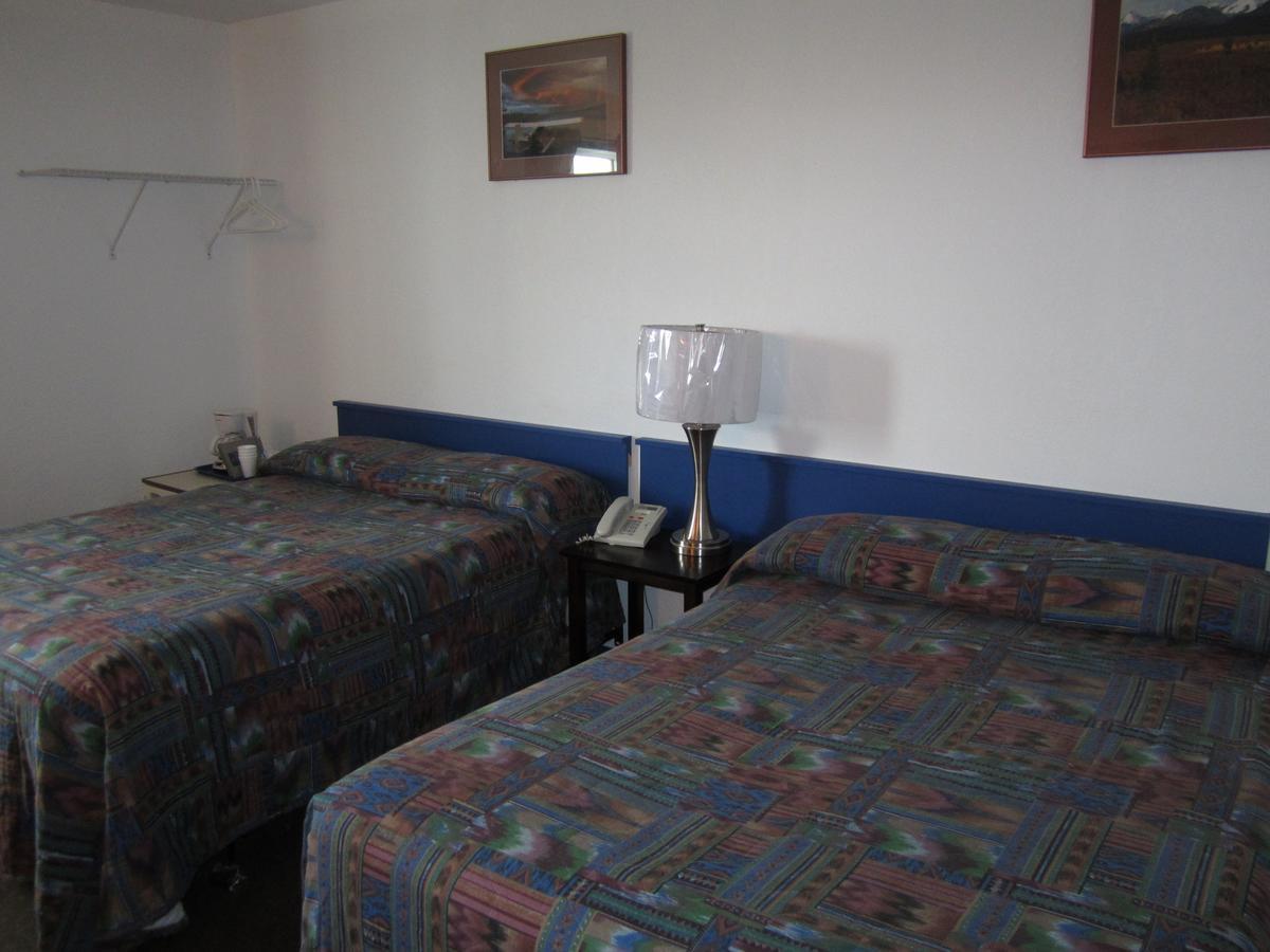 Nisutlin Trading Post Motel Teslin Quarto foto